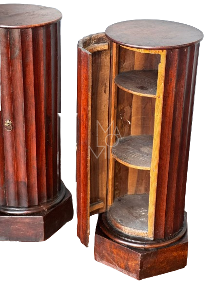 Coppia colonne porta sculture